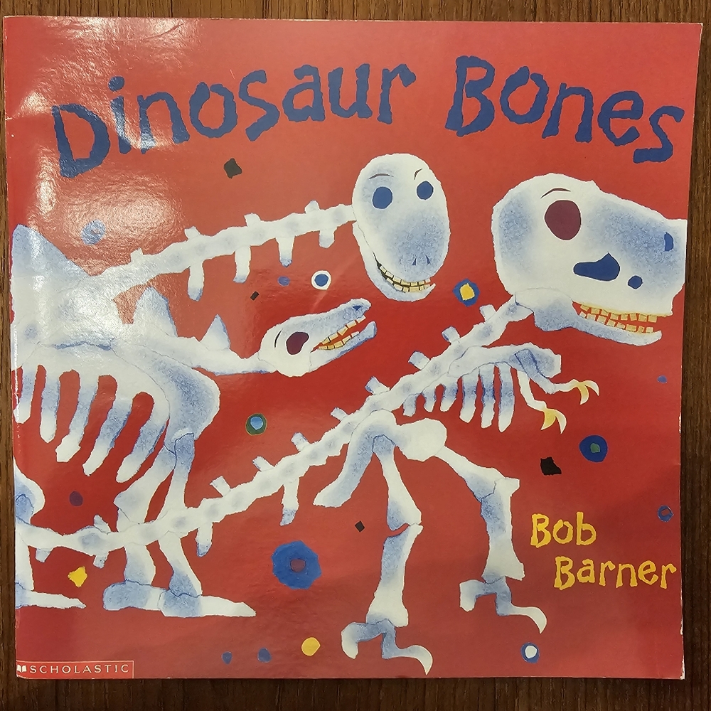 Scholastic: Dinosaur Bones